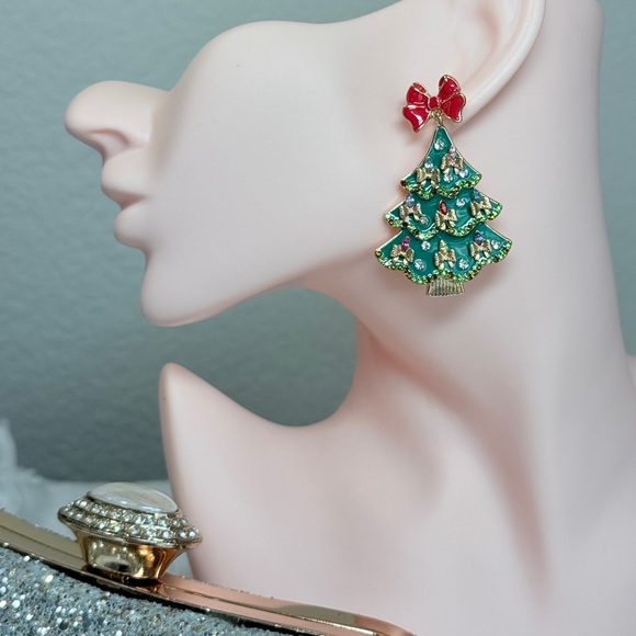 ⚜️ Elegant Christmas Tree Earrings 🎄 - Picture 3 of 6